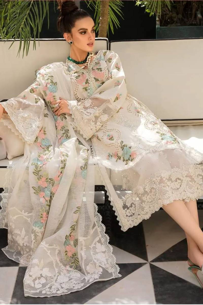 3 Piece - Monsoon Blooms Dhanak Winter Collection Suit