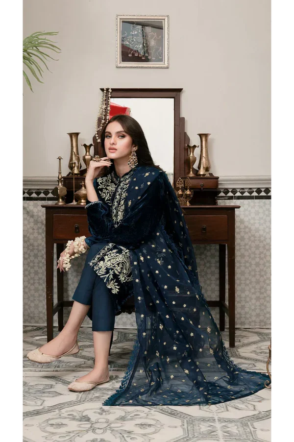Zainab Chottani ZC-905 Velvet Embroidered 3pc