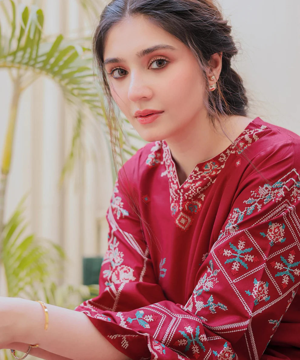 Kayseria D-90 Embroidered Two Piece Lawn Collection