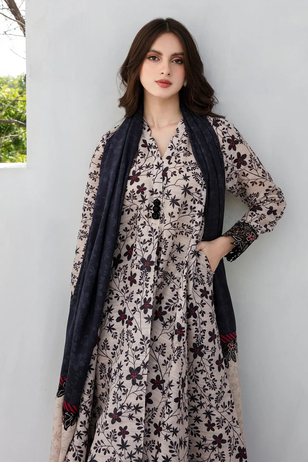 Sapphire D-800 Khaddar Printed three piece