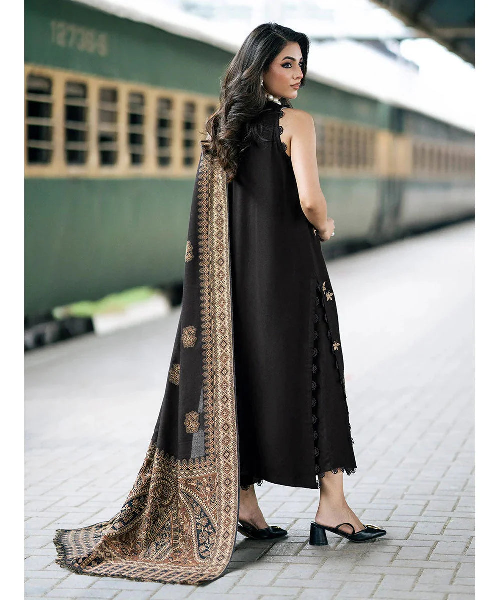 Izel Embroidered Dhanak Three Piece D-90