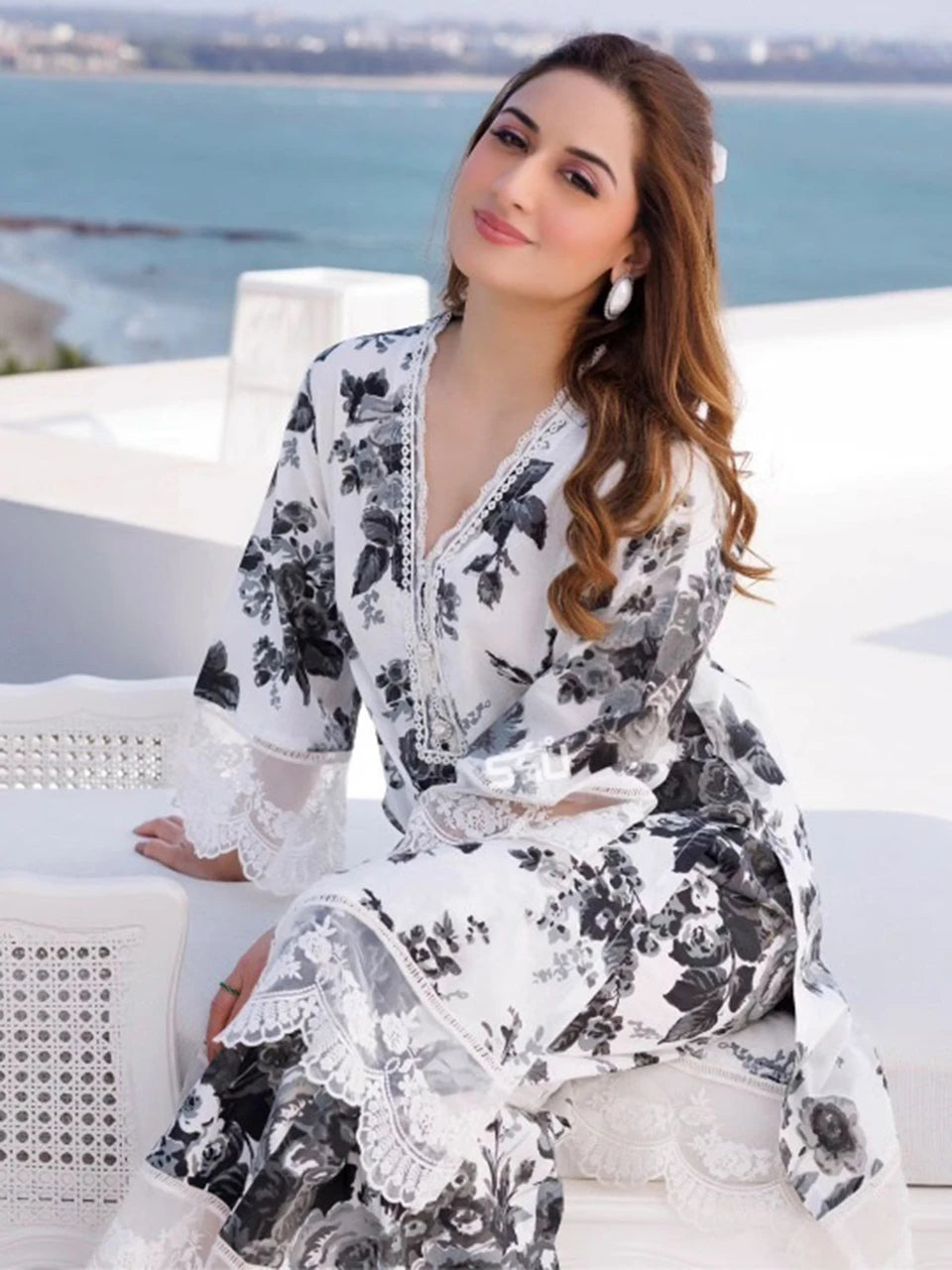 Women Floral 3 Piece - Printed Lawn Suit | D - 880)